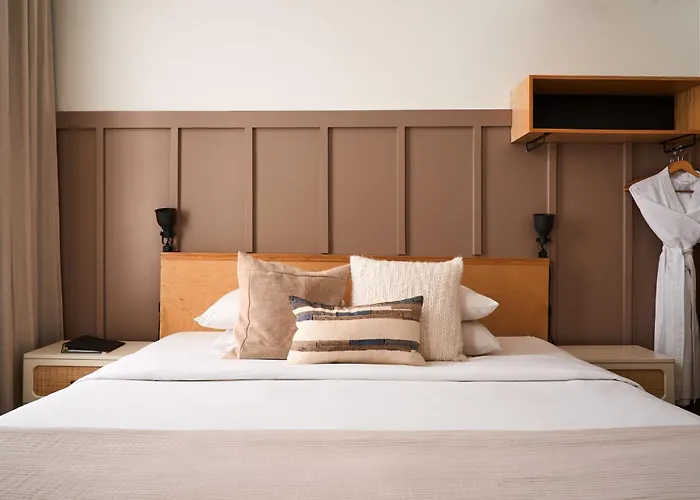 SocietyAirport Hotel